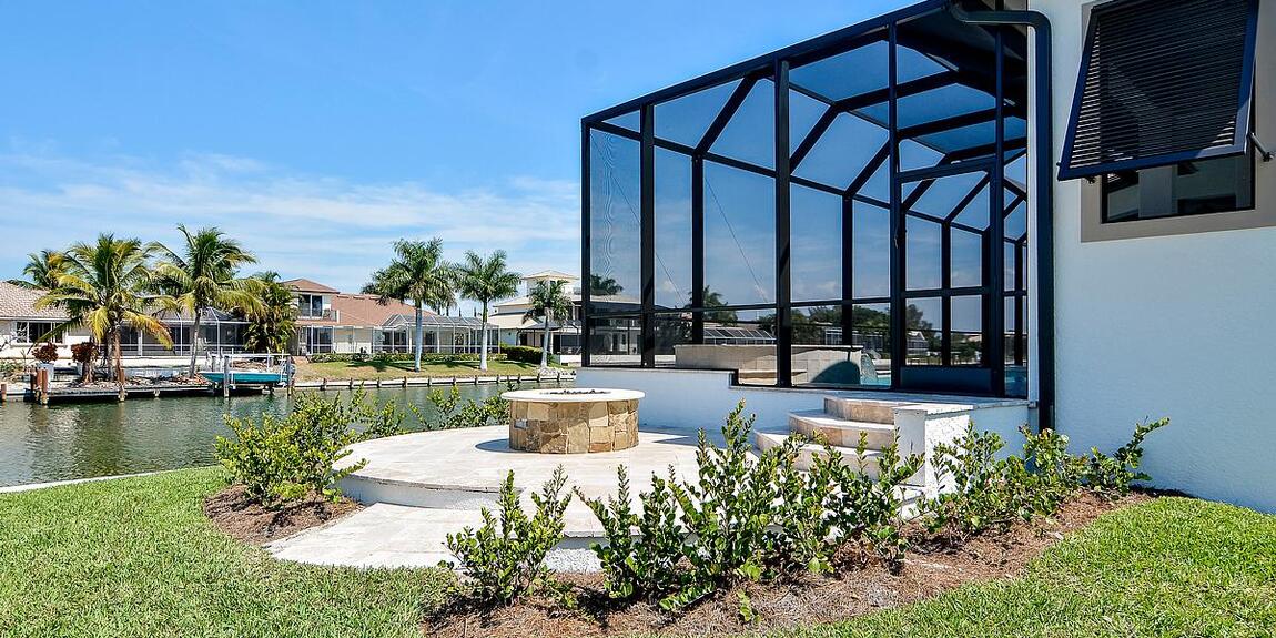 Lanai Waterfront Image